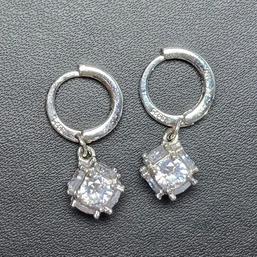 N/A these earrings